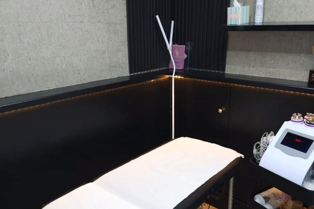 Wumi Body & Face Studio, Dartfordout-boundary, Kent