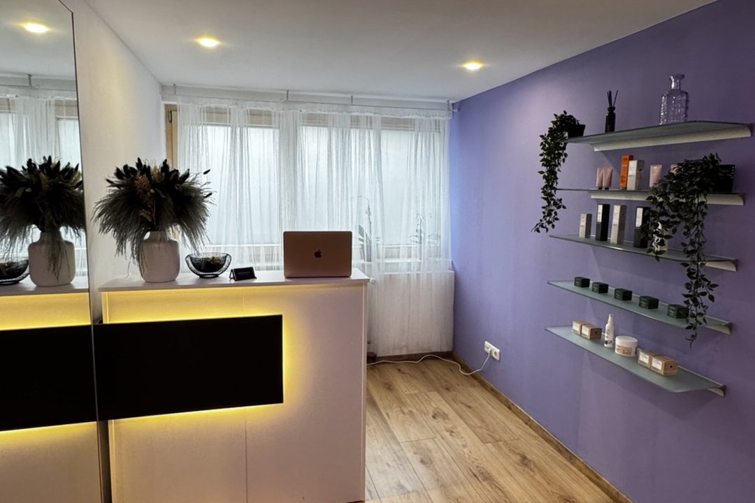 DÈMONOVA Aesthetic Studio, Schlosspark Nymphenburg, München