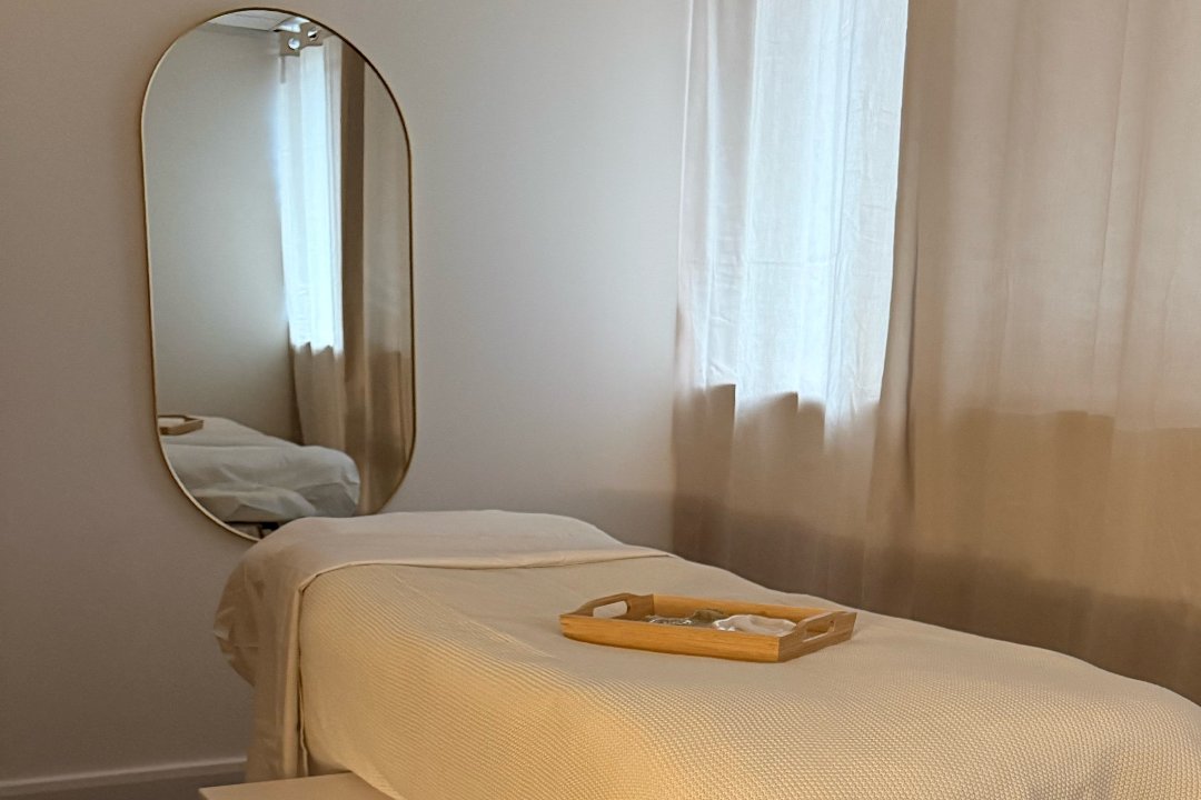 BR Massage Therapy by Bruna Nowasck, Hanger Lane, London