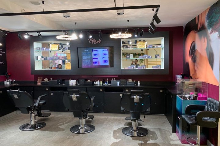 Eye Candy - Ely's Wimbledon - Sourcils & cils Wimbledon - Photo de galerie - OneBooking