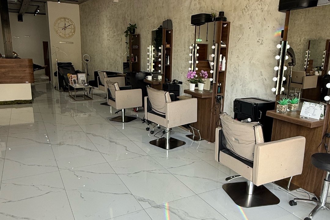 Adriana Ayuso Hair, Fulham Broadway, London