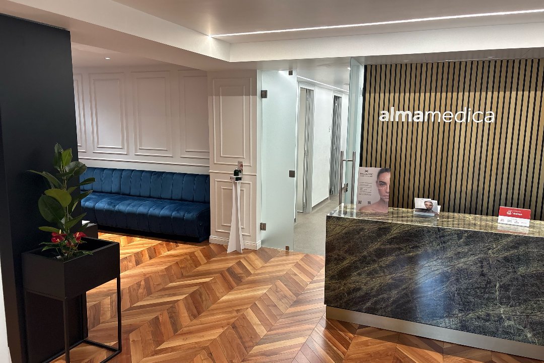 Almamedica, Salario, Roma