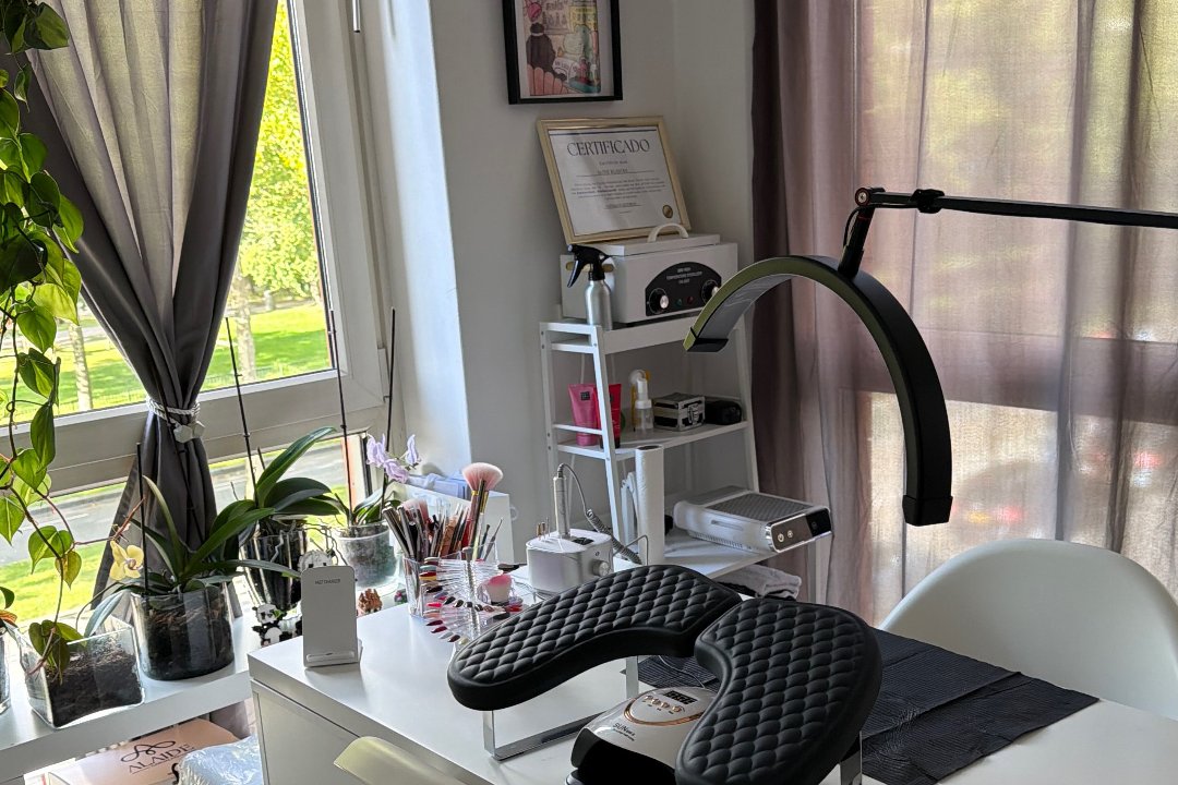Nails by Aline Blascke, Bijlmerdreef, Amsterdam