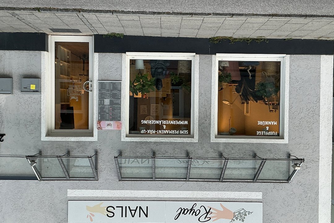 Royal Nails, Grafing, Bayern