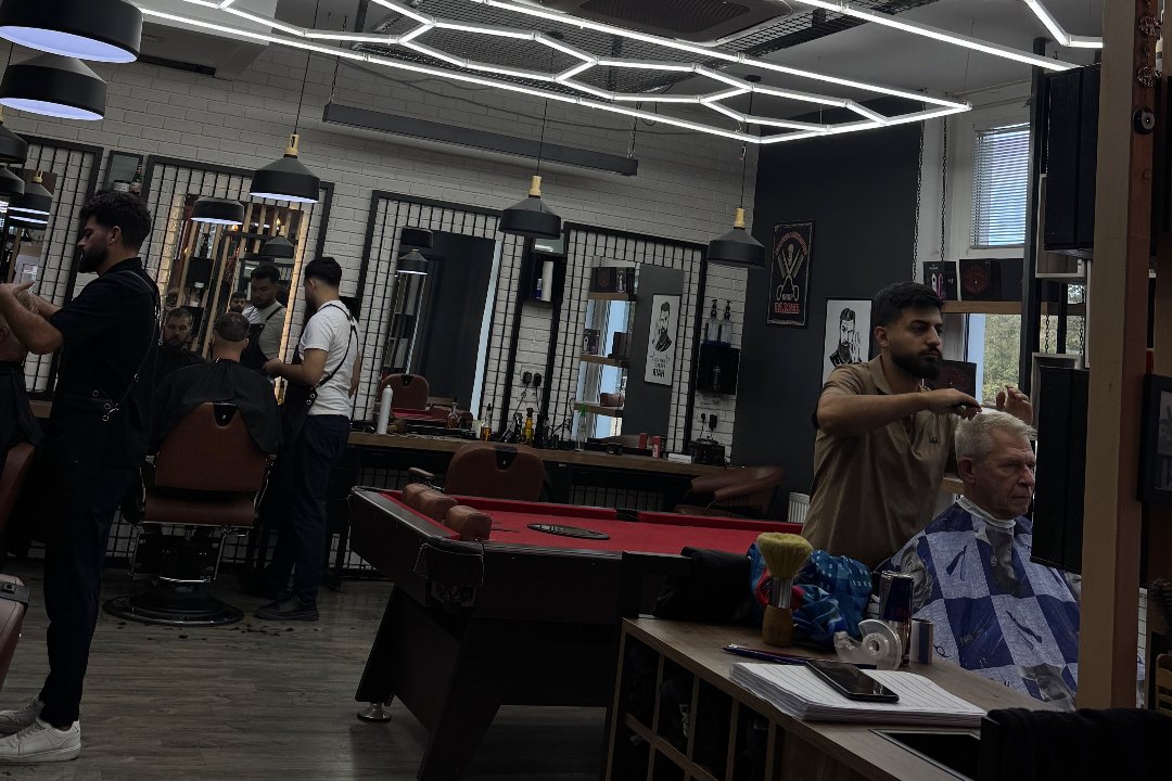 Absolut Barber, 23. Bezirk, Wien
