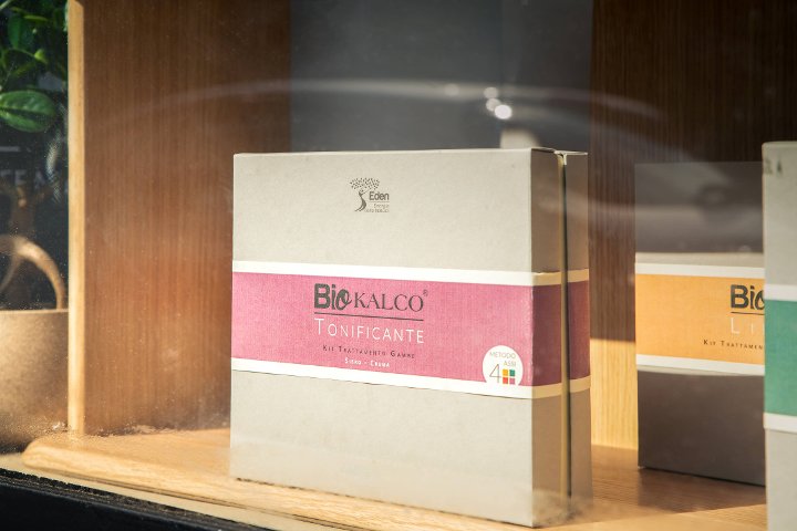 Nuova Essenza - Milano - Onglerie Angolo farmacia, accanto alla gelatiera Icedream. - Photo de galerie - OneBooking