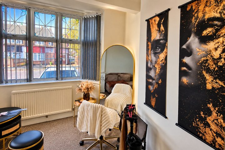 Krésa Hair - Coiffure Morden - Photo de galerie - OneBooking