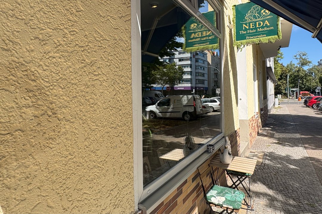 NEDA The Hair Medium, Bayerischer Platz, Berlin