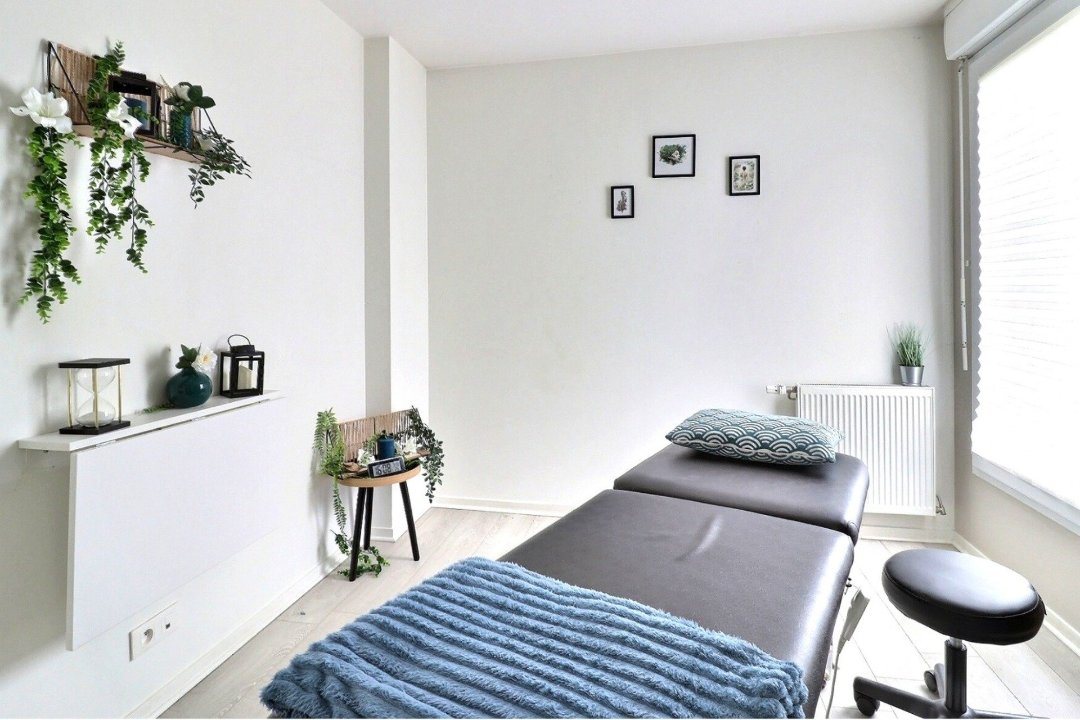 Oshunalya, Poissy, Yvelines