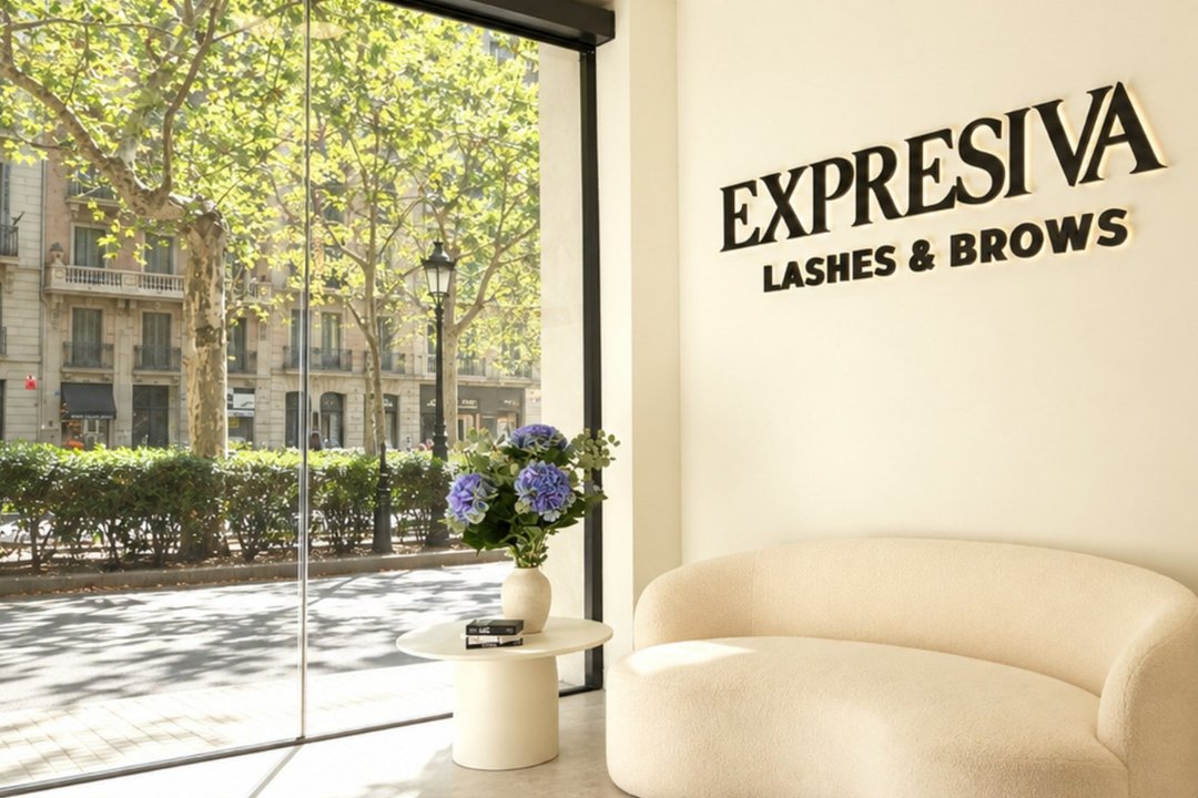Expresiva - Cejas y Pestañas / Lashes and Brows, Passeig de Sant Joan, Barcelona