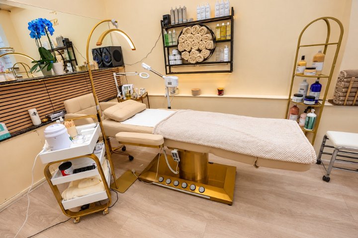 Skin & Silk Beauty Salon - Soin visage Hounslow - Photo de galerie - OneBooking
