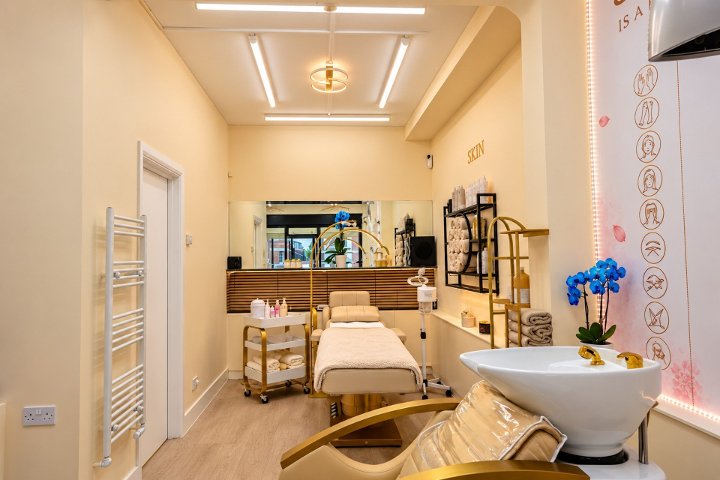 Skin & Silk Beauty Salon - Soin visage Hounslow - Photo de galerie - OneBooking