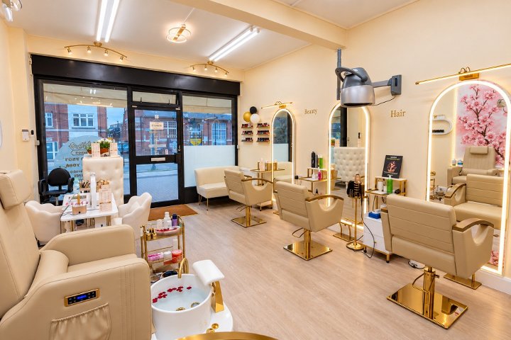 Skin & Silk Beauty Salon - Soin visage Hounslow - Photo de galerie - OneBooking
