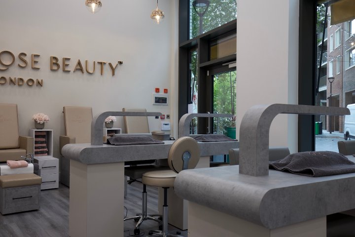 Urban Rose Beauty - Elephant Park - Onglerie London - Photo de galerie - OneBooking