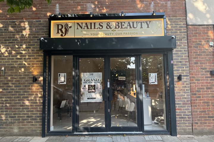 Rj Nails N Beauty - Onglerie Wimbledon Chase - Photo de couverture - OneBooking