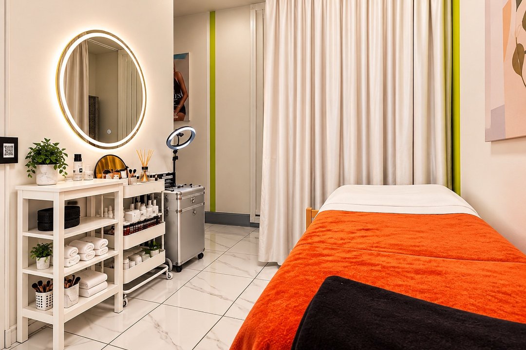 Alesya France, Av. Ledru Rollin, Paris