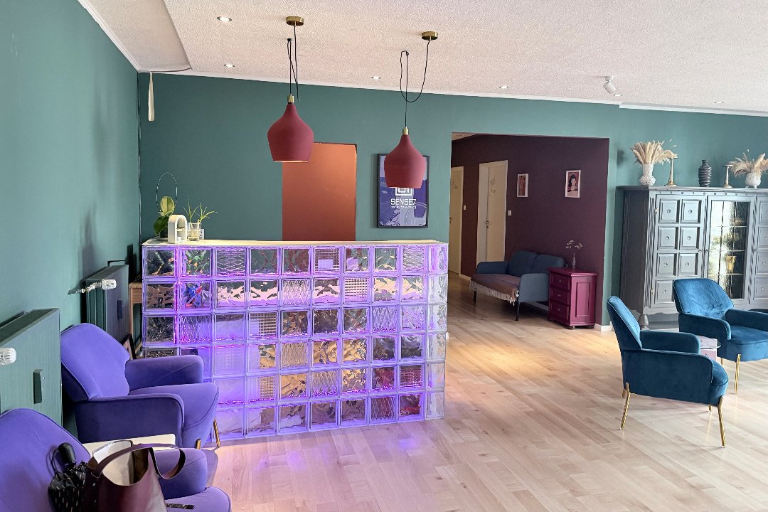 Elina Brows, Carlstadt, Düsseldorf