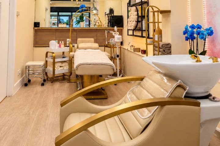 Skin & Silk Beauty Salon - Soin visage Hounslow - Photo de galerie - OneBooking