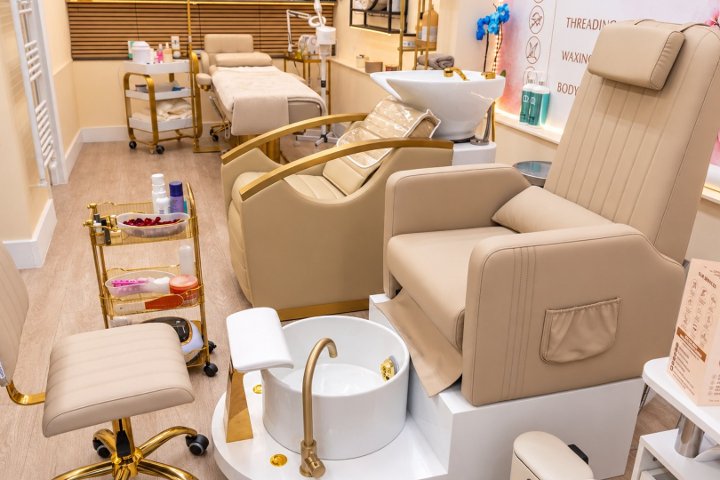 Skin & Silk Beauty Salon - Soin visage Hounslow - Photo de galerie - OneBooking