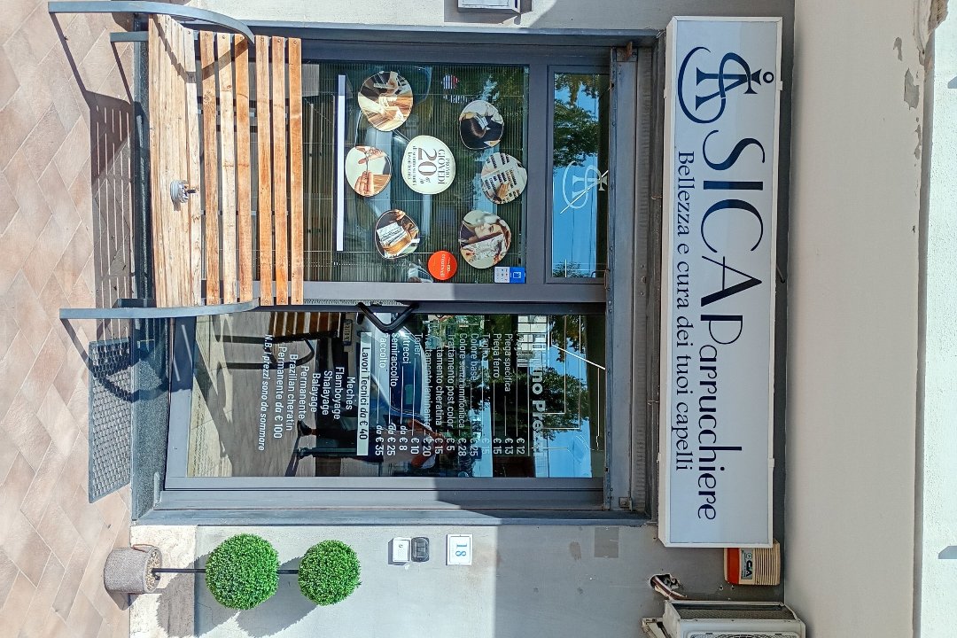 Sica Parrucchieri, Tavernanova, Napoli