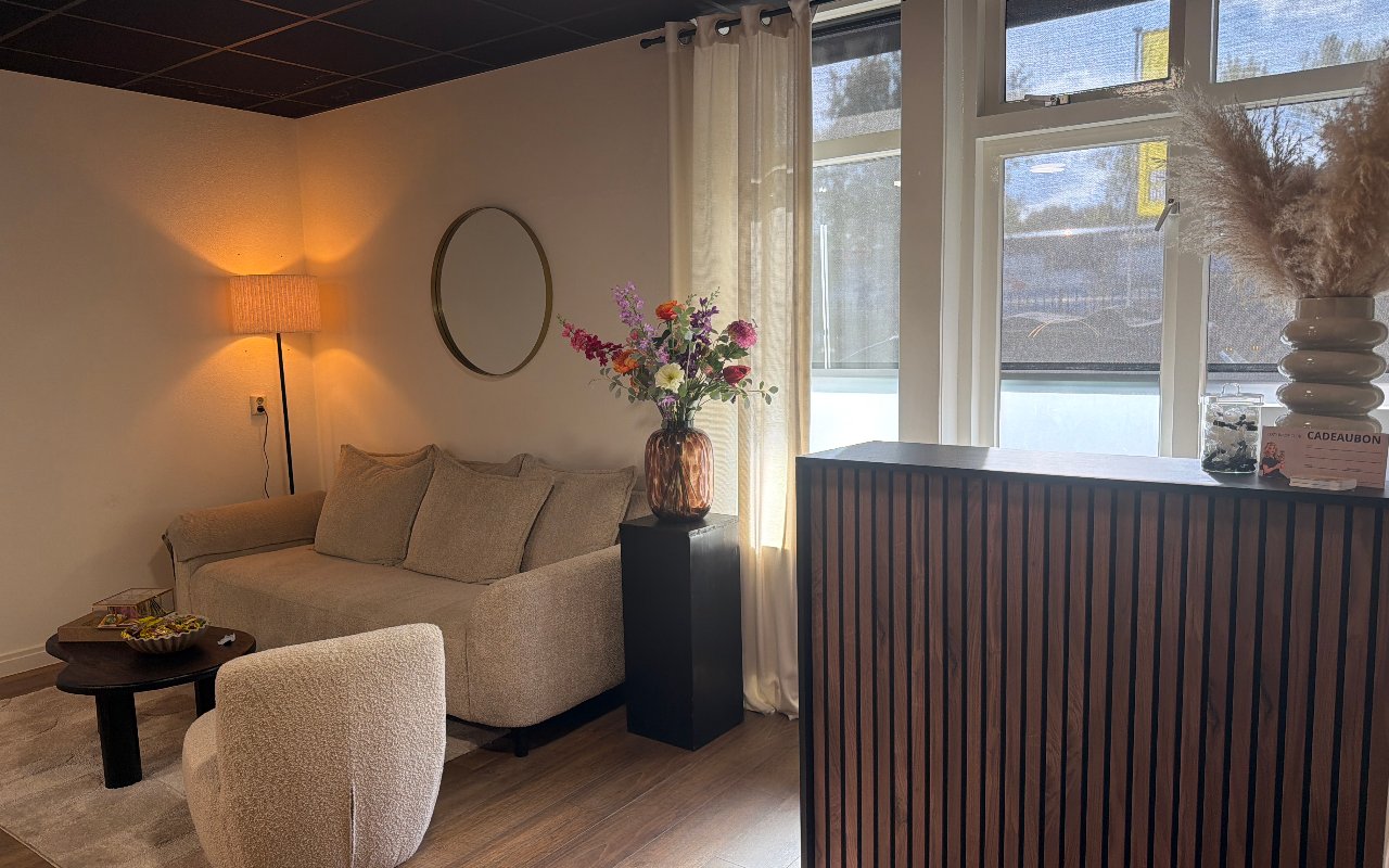 Interieur van The cozy brow club in Nijmegen