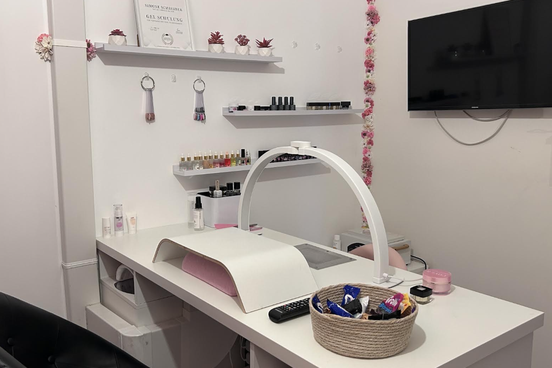 Simi‘s Nails & Care, Wien und Umland