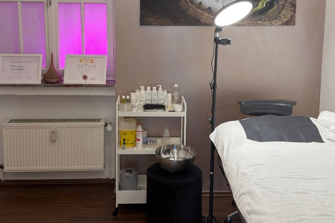 Vika Beauty bei JessMasy, Altstadt-Süd, Köln