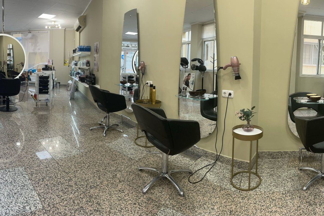 Peluquería Luisa, Macael