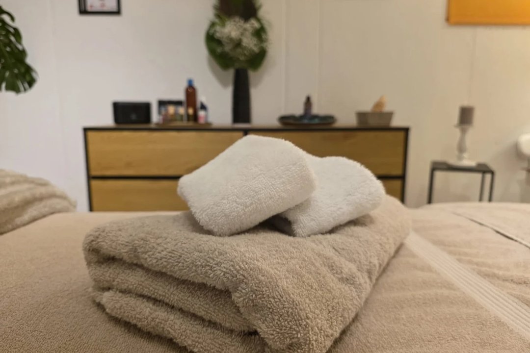 Elara Stillpunkt - Ganzheitliche Praxis für Massage & Hypnose, Amriswil, Kanton Thurgau