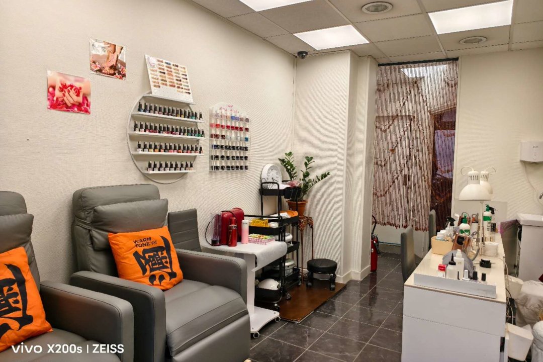 MT JOLIS ONGLES SPA, 18e arrondissement, Paris