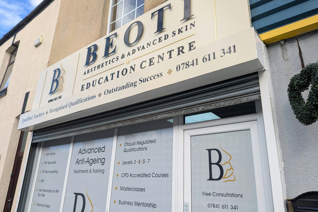 Beoti Beauty, Ashton-under-Lyne Station, Tameside