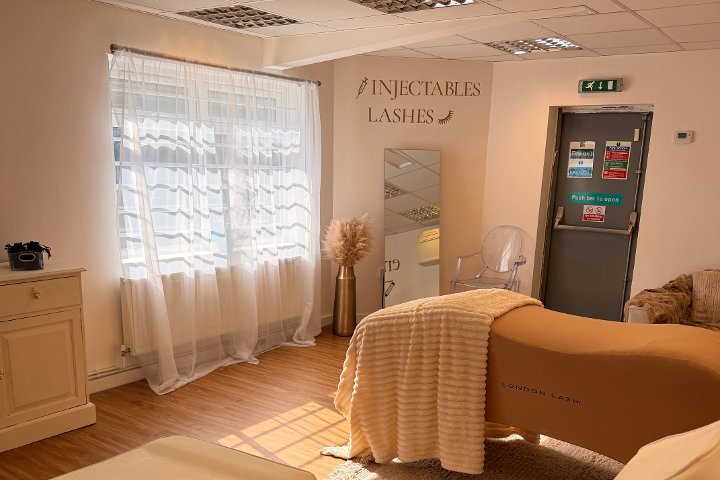 Enhanced by J - Sourcils & cils Croydon - Photo de galerie - OneBooking