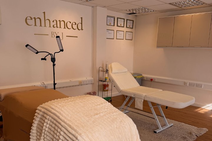 Enhanced by J - Sourcils & cils Croydon - Photo de galerie - OneBooking