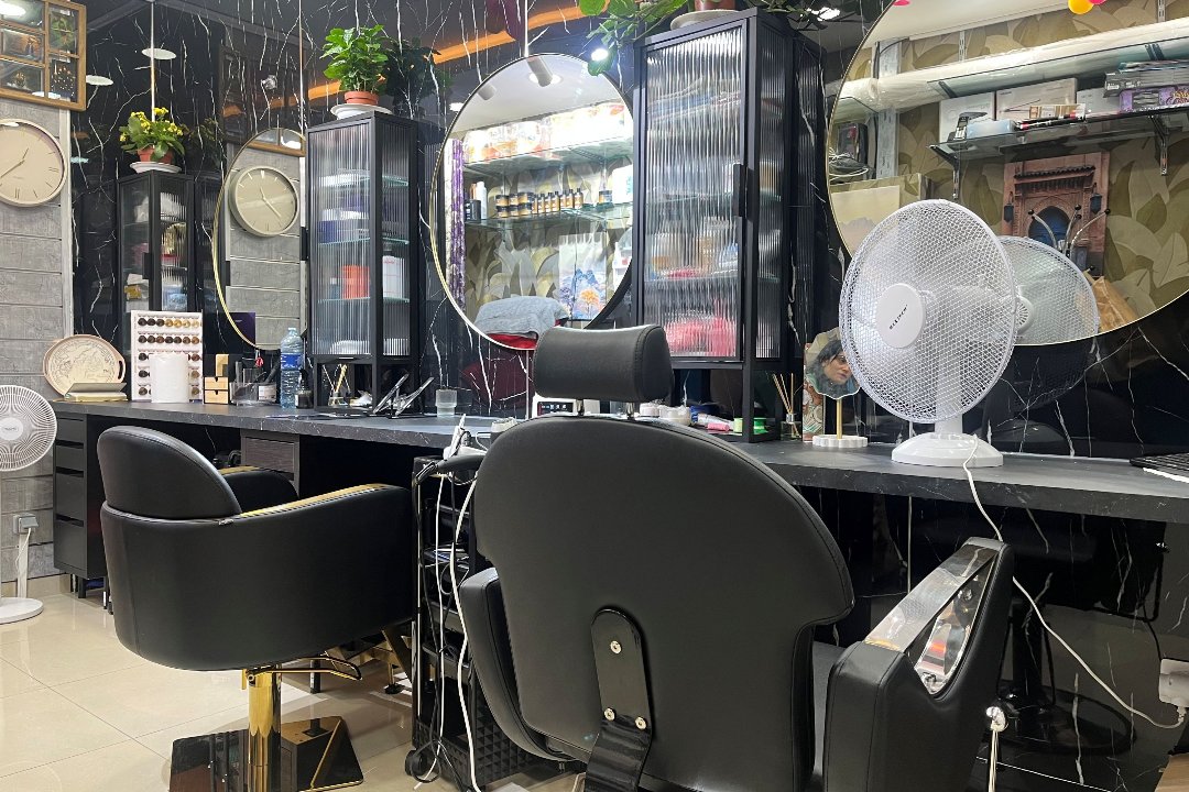 Rose Beauty Salon, Aubervilliers, Seine-Saint-Denis