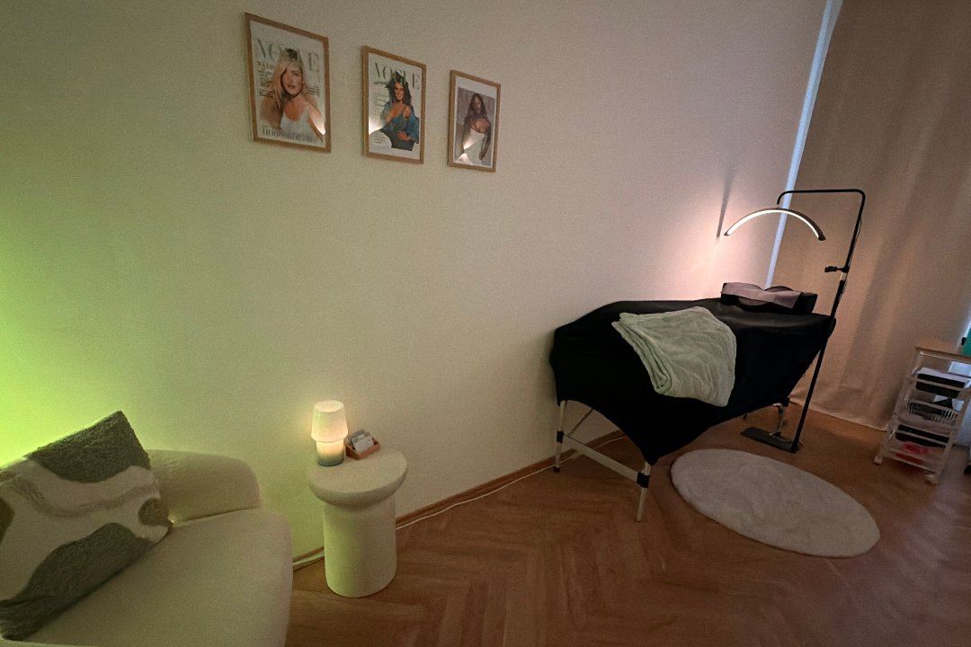 Lash Suite, 18. Bezirk, Wien