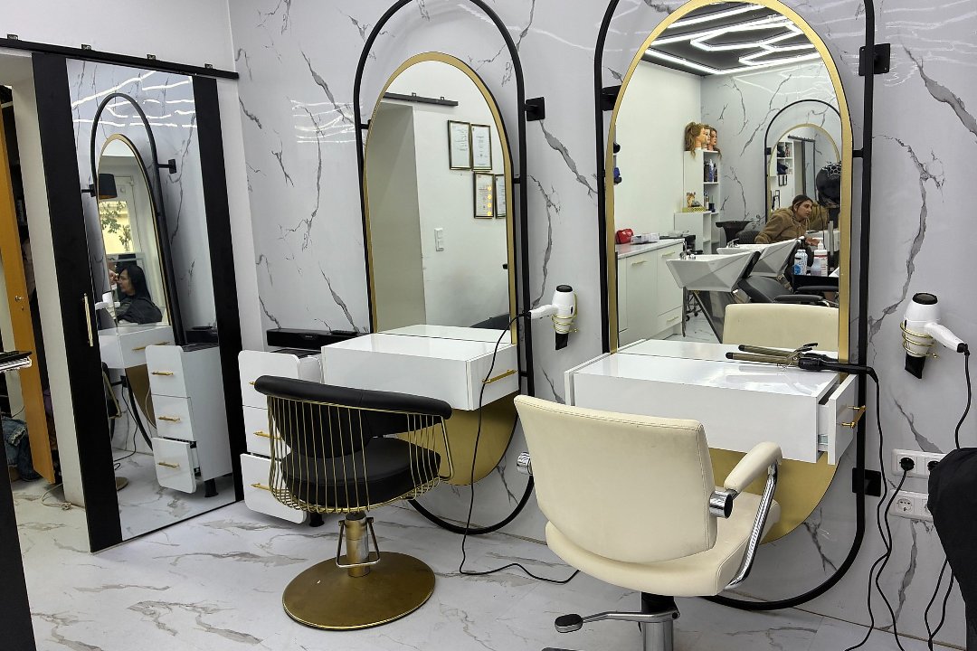 Bahij Hairstyle, 16. Bezirk, Wien