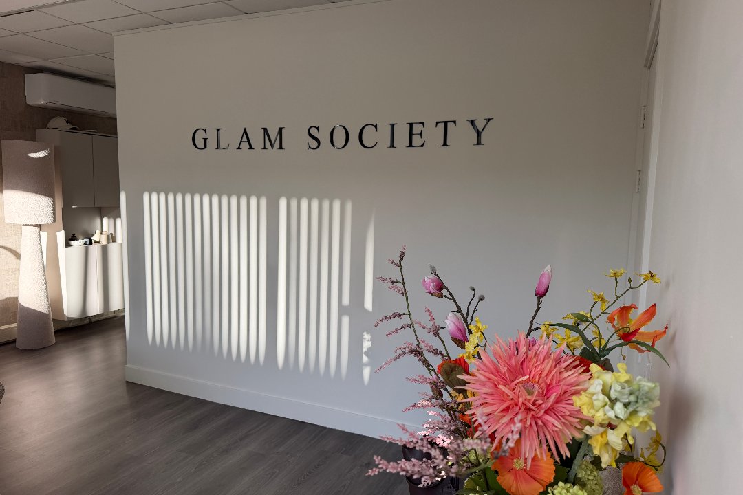 Glam Society, Hilversum, Noord-Holland