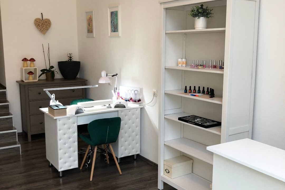 Natalia Savin Nageldesign, Taubstummengasse, Wien