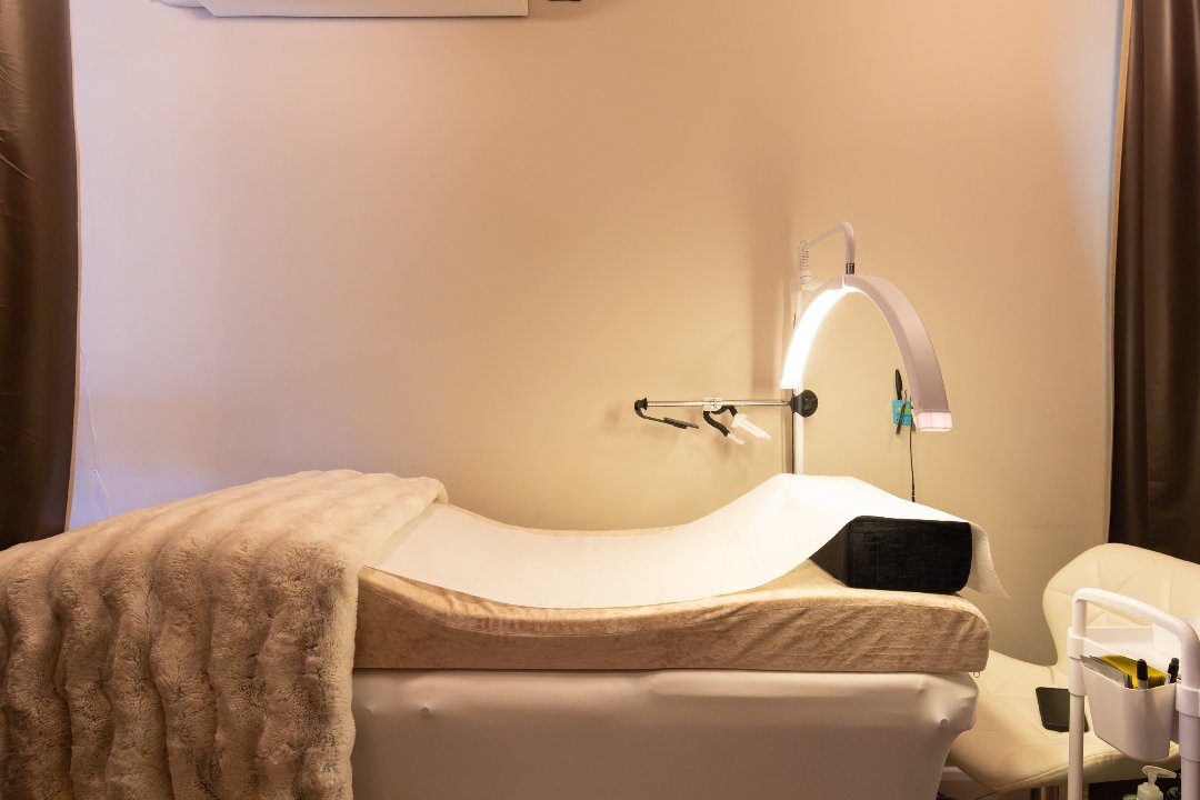 UV LED Lash Extensions by Bakira A., Warwick Way, London