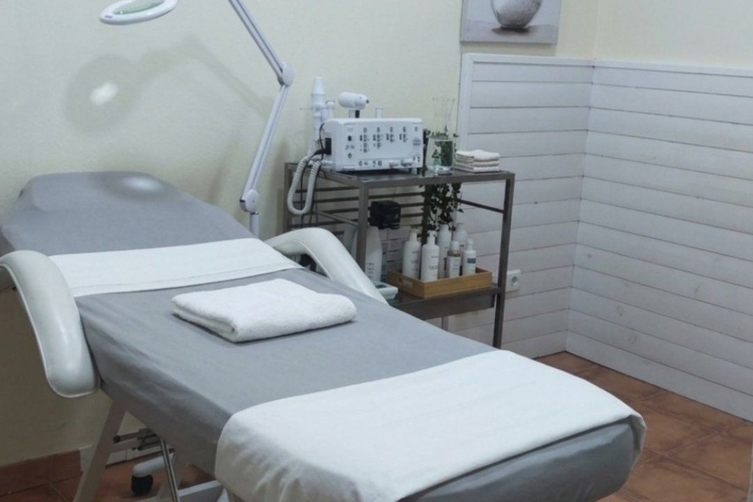 Elilovely Peluquería y Estética, La Vaguada, Madrid