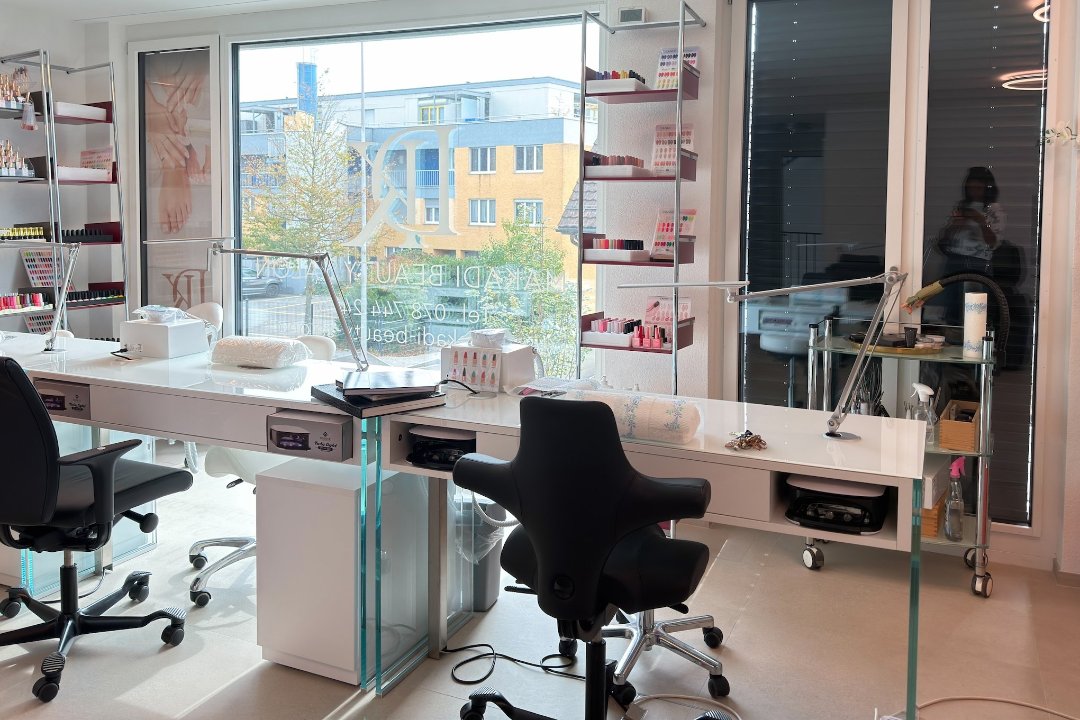 Makadi Beauty Salon, Niederrohrdorf, Kanton Aargau