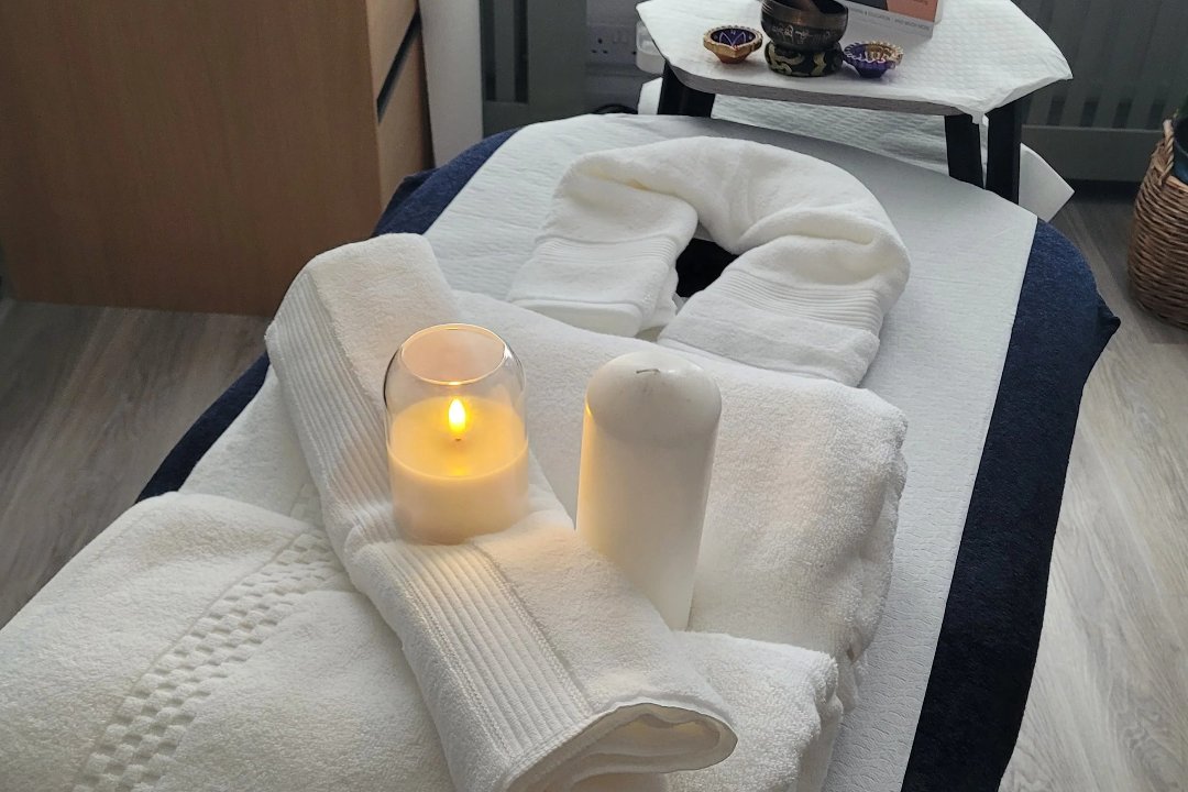 Zenora Holistic Massage London, Walpole Park, London
