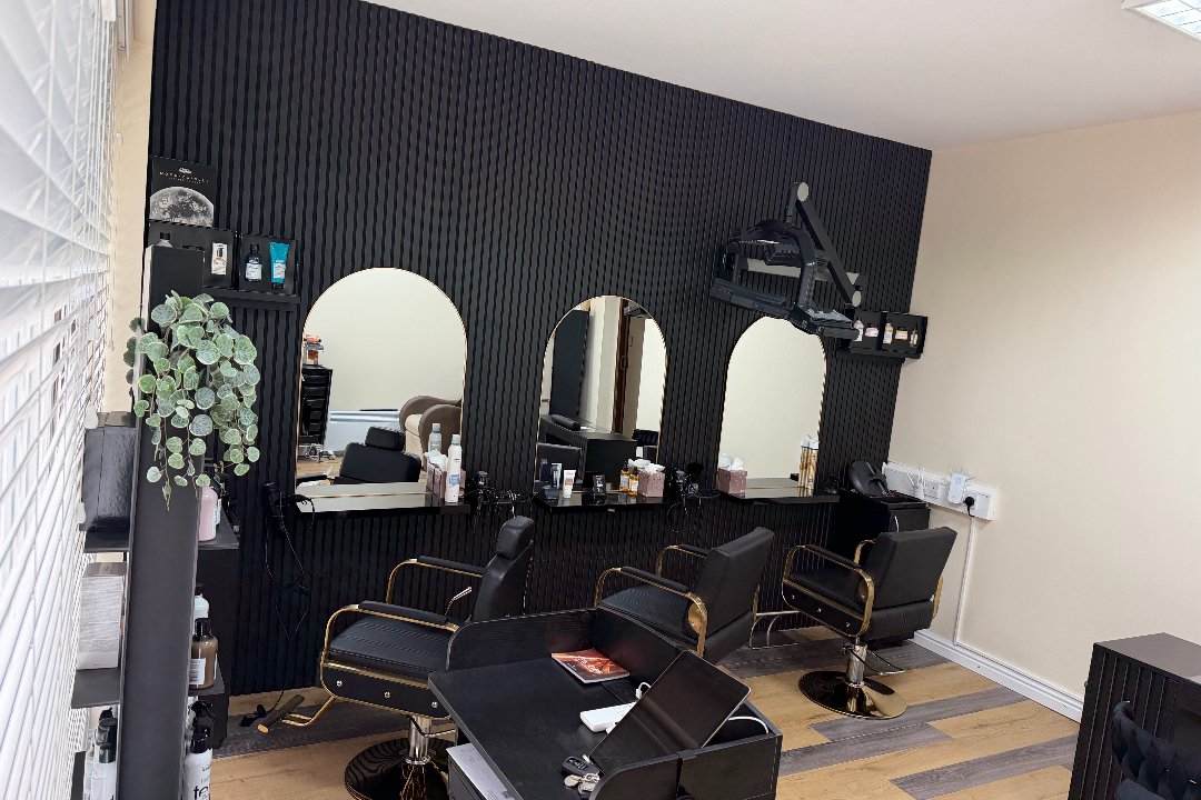 ALADDIN Hair, Nails & Beauty, St. George's Centre, London