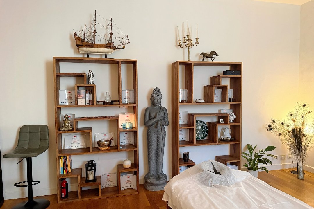 Studio Prana, Centro storico, Bologna