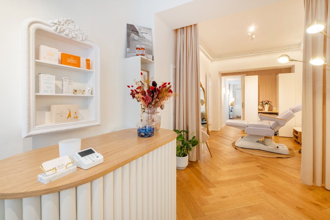 Nails_Tane by Sam Beauty Ixelles, Flagey-Malibran, Ixelles