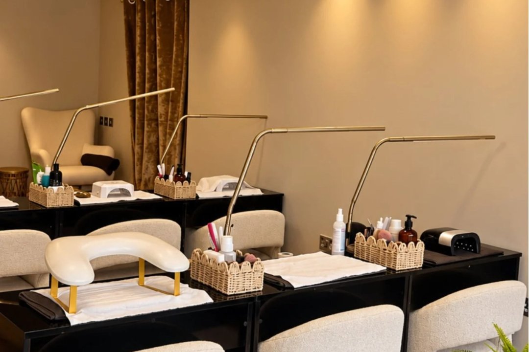Studio Dolls Lounge, Crumlin, Dublin