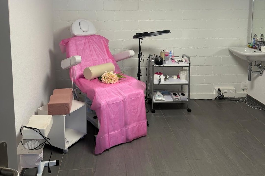 Nails ReFine by Nina, Frauenfeld, Kanton Thurgau