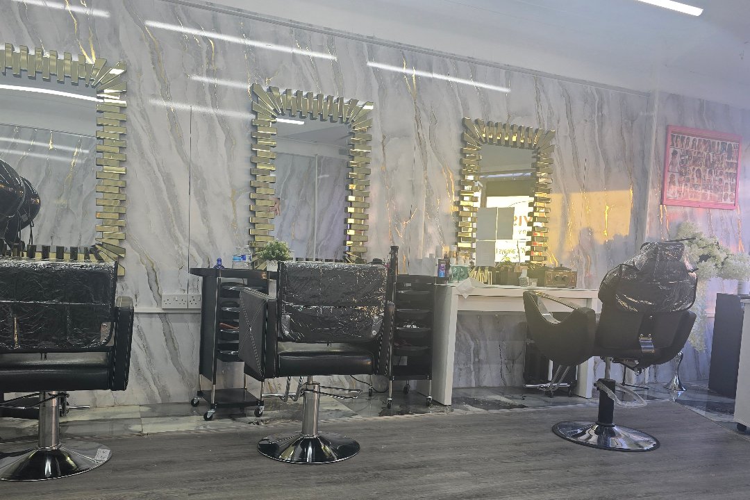 Samiz Lounge Hair & Beauty Women Only, Staines, Surrey