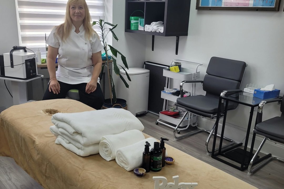 Zenora Holistic Massage London, Walpole Park, London