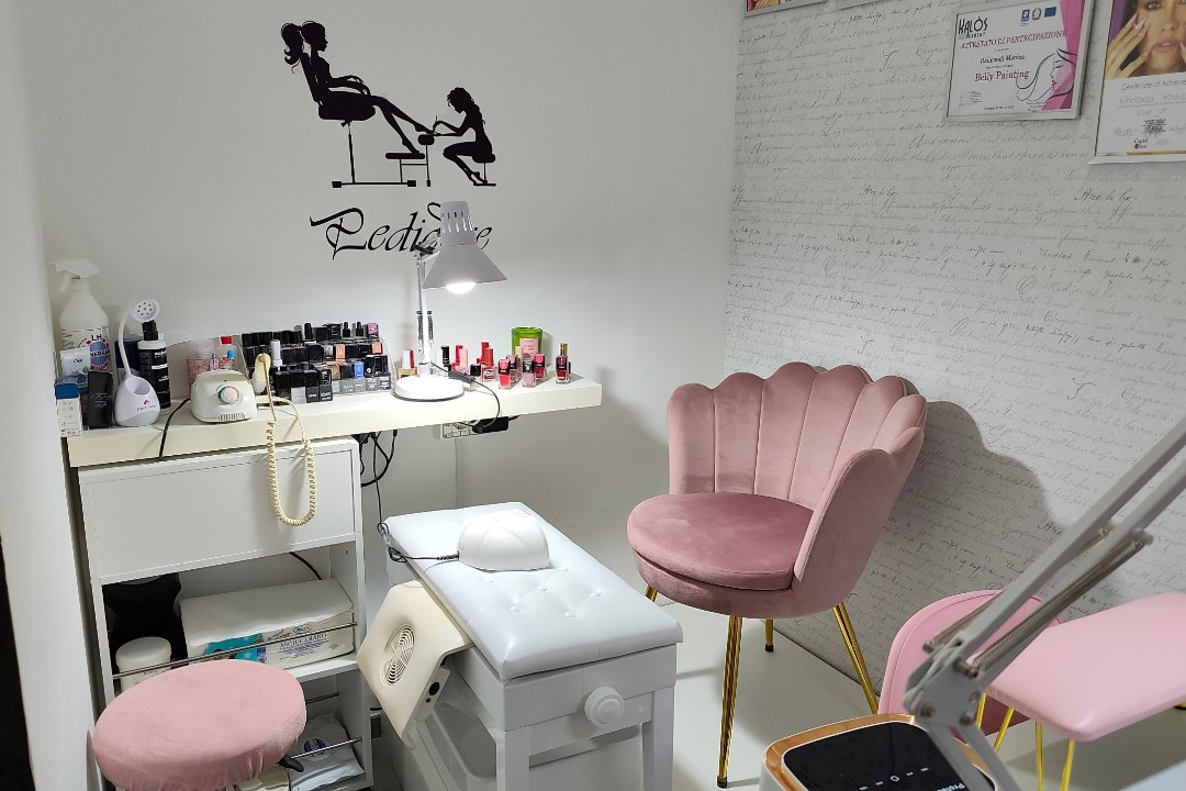 M.R.   MONY TATTO & BEAUTY, Cava de' Tirreni, Campania